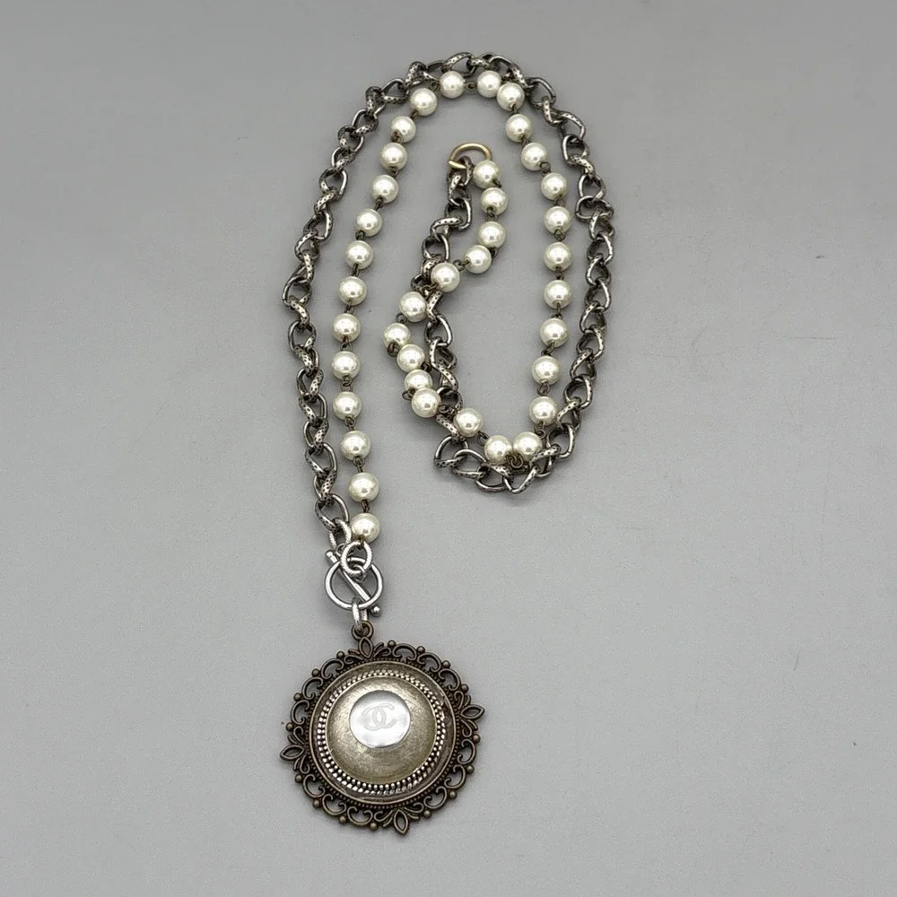 Vintage Faux Pearl Ornate‎ Statement Necklace Medallion Y2K Ornate Silver tone